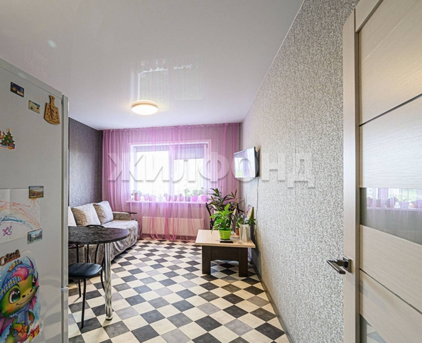 
   Продам 2-комнатную, 40.5 м², Приморская ул, 24

. Фото 3.