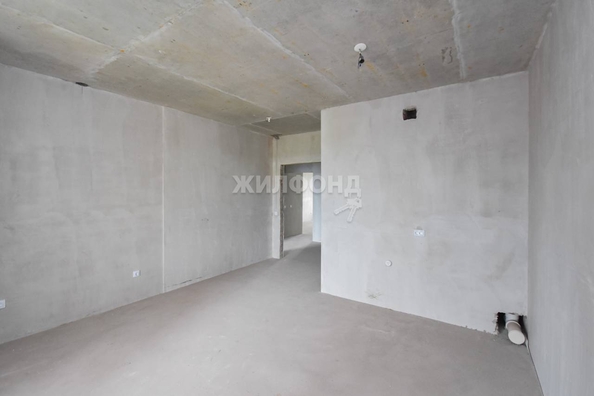 
   Продам 3-комнатную, 71.3 м², Сухарная ул, 109

. Фото 1.