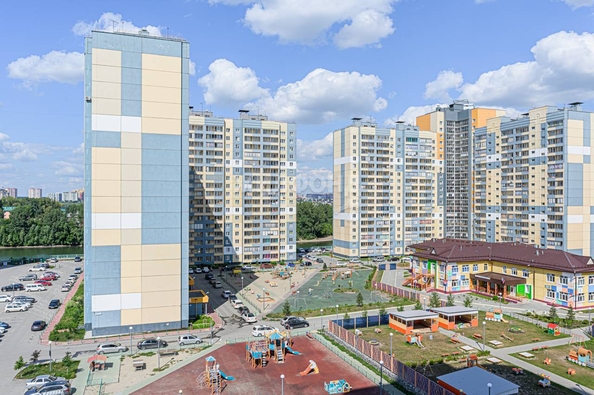 
   Продам 2-комнатную, 55.5 м², Междуреченская ул, 3

. Фото 20.