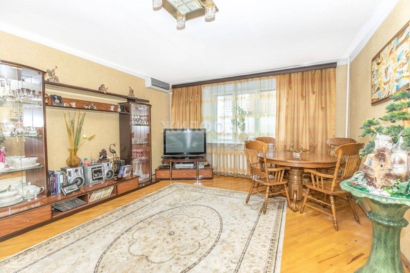 
   Продам 3-комнатную, 95.4 м², Мичурина ул, 18/1

. Фото 1.