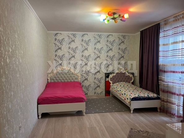 
   Продам 3-комнатную, 104.7 м², 2-й (4 мкр.) кв-л, 233

. Фото 8.