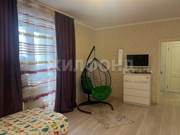
   Продам 3-комнатную, 104.7 м², 2-й (4 мкр.) кв-л, 233

. Фото 10.