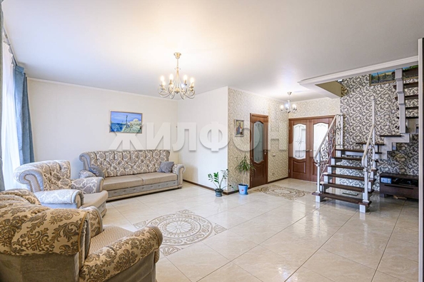 
   Продам 4-комнатную, 124.3 м², Вертковская ул, 42

. Фото 3.