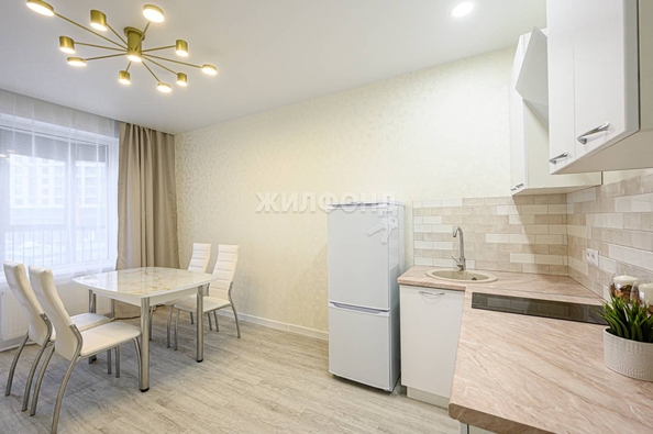 
   Продам 1-комнатную, 38 м², Закаменский мкр, 22

. Фото 3.