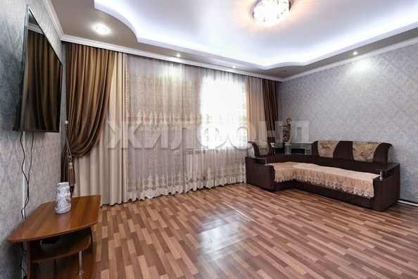 
   Продам дом, 250 м², Новосибирск

. Фото 1.