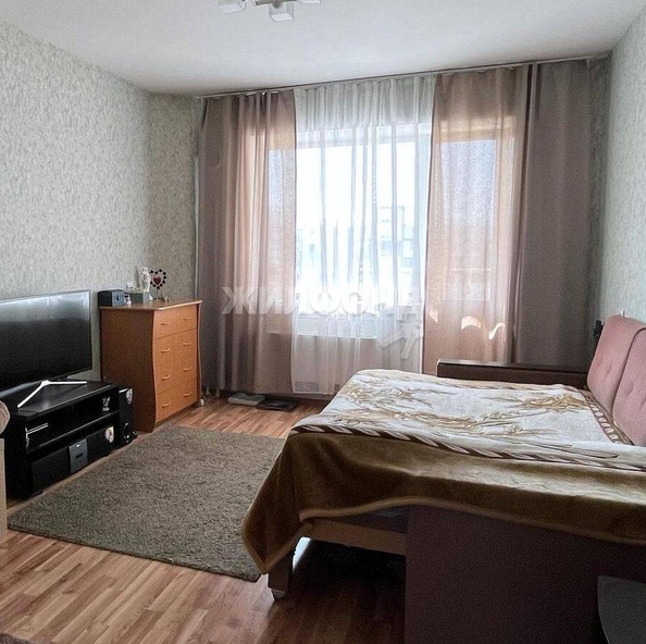 
   Продам 1-комнатную, 40 м², Титова ул, 272

. Фото 3.