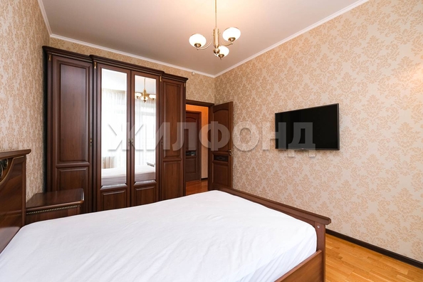 
   Продам 2-комнатную, 70.7 м², Семьи Шамшиных ул, 24/2

. Фото 9.