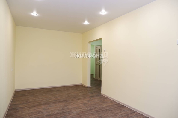 
   Продам 1-комнатную, 40.5 м², Александра Чистякова ул, 2/1

. Фото 3.