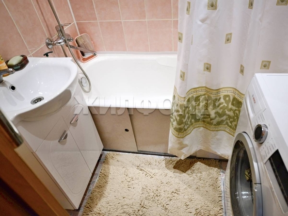 
   Продам 2-комнатную, 53 м², В. Высоцкого ул, 42/3

. Фото 32.