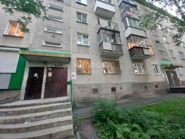 
   Продам 2-комнатную, 42.3 м², Доватора ул, 29

. Фото 9.