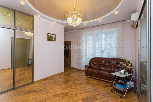 
   Продам 3-комнатную, 101 м², Вокзальная магистраль ул, 10

. Фото 3.