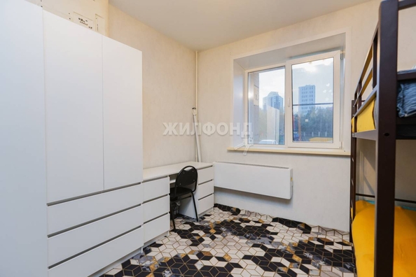 
   Продам 3-комнатную, 63.5 м², Лескова ул, 19

. Фото 10.