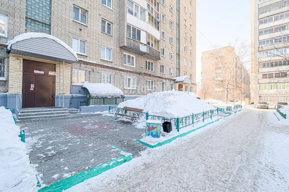 
   Продам 1-комнатную, 29.9 м², Челюскинцев ул, 18

. Фото 19.