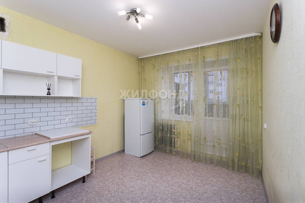 
   Продам 1-комнатную, 44 м², 2-й (4 мкр.) кв-л, 232

. Фото 4.