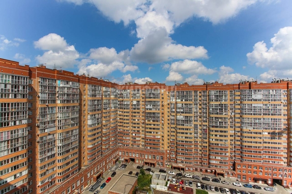 
   Продам 2-комнатную, 73.6 м², Дуси Ковальчук ул, 238

. Фото 9.