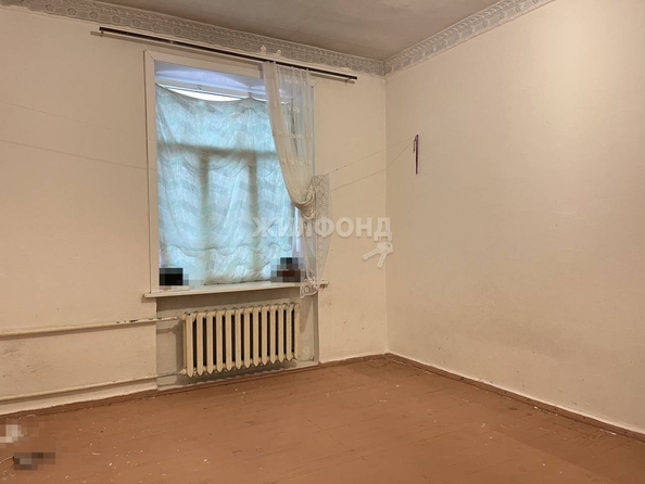 
   Продам 1-комнатную, 49.9 м², Героев Революции ул, 100

. Фото 2.