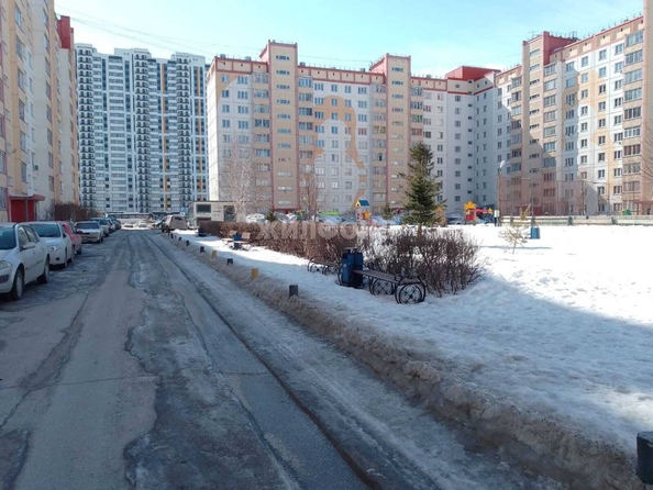 
   Продам 2-комнатную, 56.5 м², Петухова ул, 97

. Фото 21.