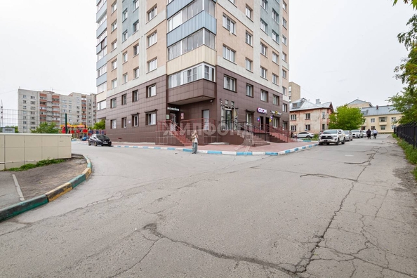 
   Продам студию, 32 м², Молодости ул, 17

. Фото 18.