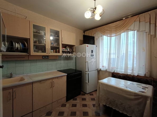 
   Продам 3-комнатную, 64.6 м², 9-й Гвардейской Дивизии ул, 1

. Фото 2.