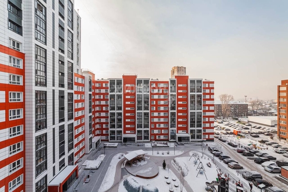 
   Продам 3-комнатную, 76.6 м², Кирова ул, 322

. Фото 26.