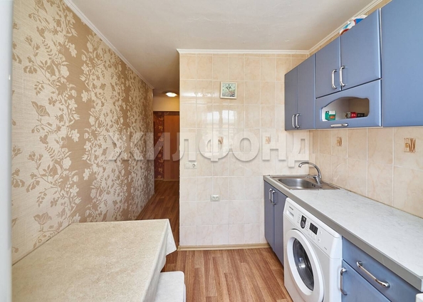 
   Продам 2-комнатную, 43.3 м², Красный пр-кт, 70

. Фото 3.
