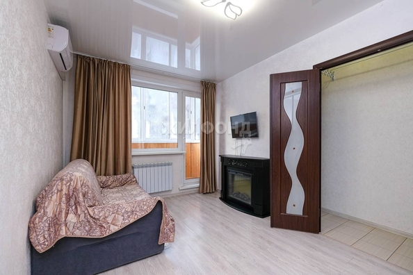 
   Продам 2-комнатную, 44 м², Громова ул, 3

. Фото 1.