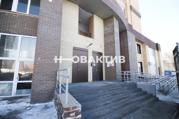 
   Продам 1-комнатную, 47.4 м², Молодежи б-р, 15

. Фото 21.