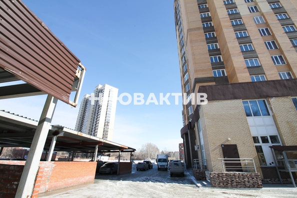 
   Продам 1-комнатную, 47.4 м², Молодежи б-р, 15

. Фото 26.