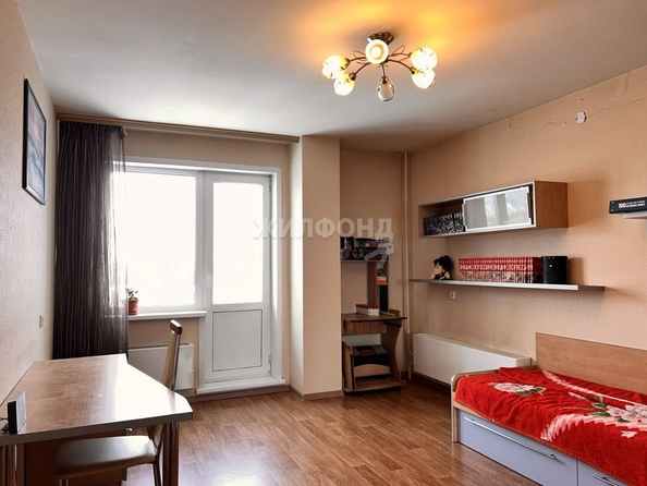 
   Продам 3-комнатную, 76.9 м², Петухова ул, 99/2

. Фото 3.