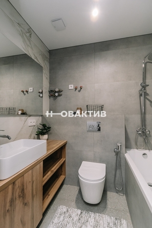 
   Продам 3-комнатную, 87 м², Владимира Заровного ул, 8

. Фото 17.