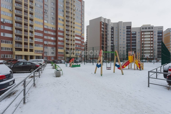 
   Продам 3-комнатную, 82.2 м², 2-й (4 мкр.) кв-л, 230

. Фото 19.