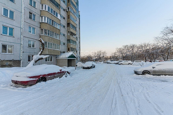 
   Продам 4-комнатную, 73 м², Лазурная ул, 14

. Фото 11.