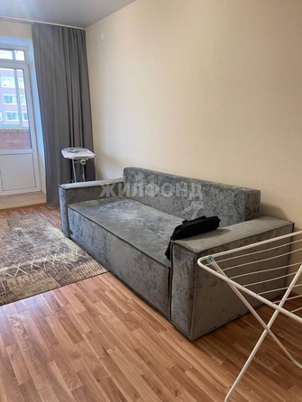 
   Продам 1-комнатную, 38 м², Романтиков ул, 8/1

. Фото 4.