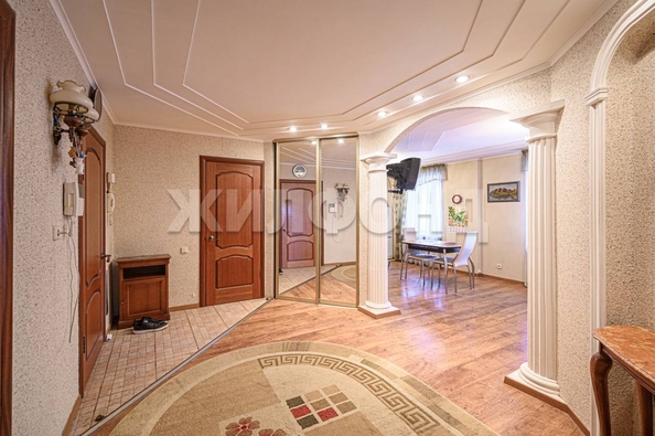 
   Продам 2-комнатную, 72.2 м², Ельцовская ул, 4

. Фото 2.