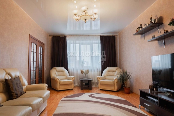 
   Продам 4-комнатную, 112.4 м², Медкадры ул, 7

. Фото 1.