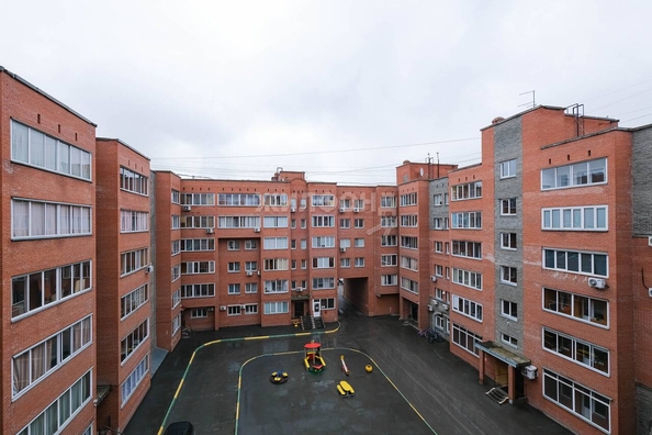 
   Продам 4-комнатную, 144.9 м², Вертковская ул, 42

. Фото 20.