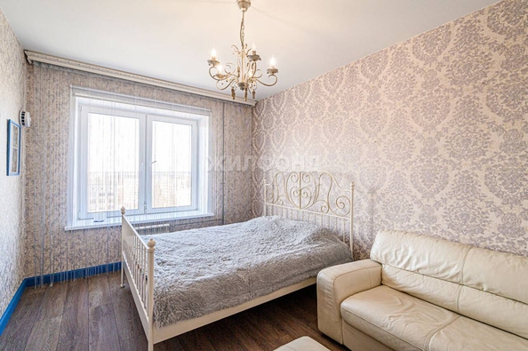 
   Продам 1-комнатную, 37 м², Красный пр-кт, 222/1

. Фото 5.