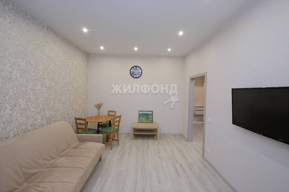 
   Продам 1-комнатную, 43.5 м², Кирова ул, 336

. Фото 1.