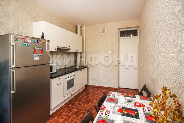 
   Продам 2-комнатную, 81.9 м², Кирова ул, 46

. Фото 3.