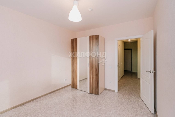 
   Продам 2-комнатную, 48.8 м², 2-й (4 мкр.) кв-л, 230

. Фото 4.