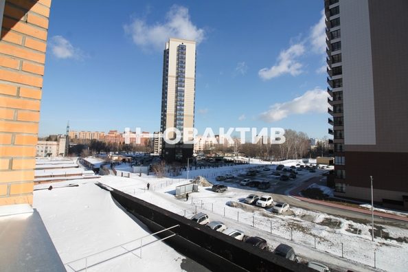 
   Продам 1-комнатную, 41.5 м², Молодежи б-р, 15

. Фото 17.