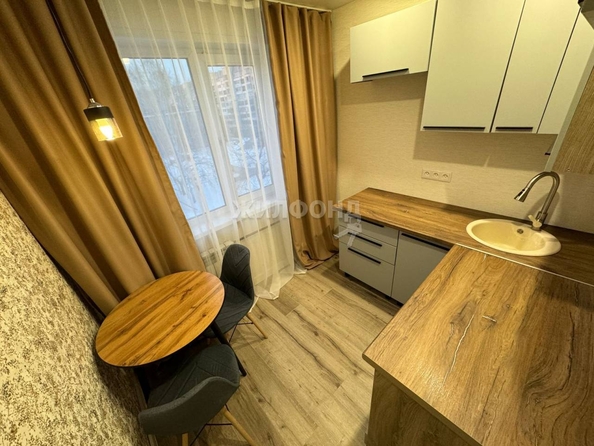 
   Продам 2-комнатную, 45.3 м², Сибиряков-Гвардейцев ул, 12

. Фото 2.