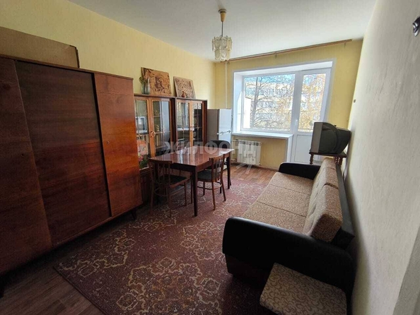 
   Продам 3-комнатную, 59.8 м², Учительская ул, 22

. Фото 2.