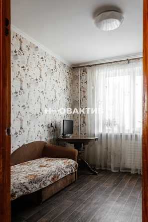 
   Продам 4-комнатную, 68.3 м², Героев Революции ул, 30/1

. Фото 7.