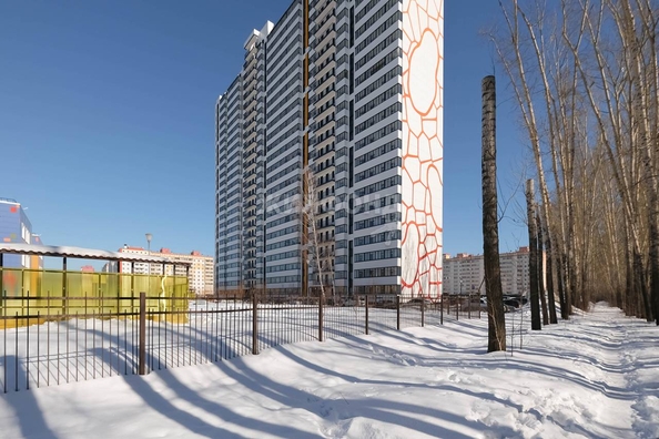 
   Продам 2-комнатную, 55.8 м², Петухова ул, 162

. Фото 12.