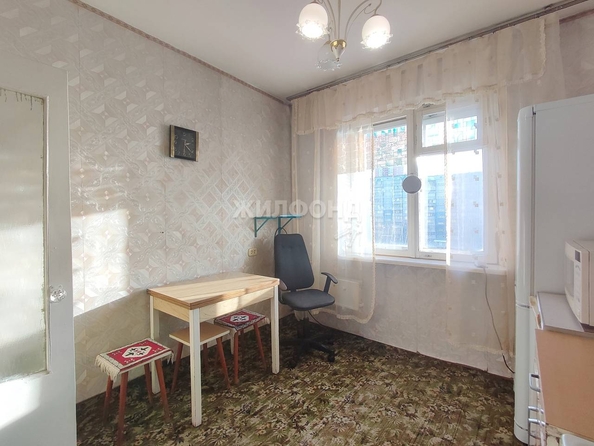 
   Продам 1-комнатную, 33.9 м², Лазурная ул, 22

. Фото 4.