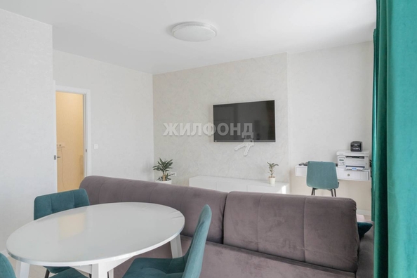 
   Продам 2-комнатную, 55.6 м², Сухарная ул, 96/3

. Фото 4.