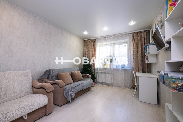 
   Продам 1-комнатную, 35 м², Романтиков ул, 12

. Фото 1.