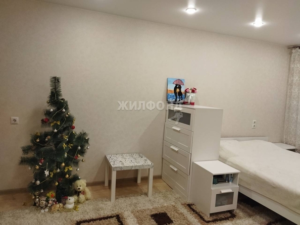 
   Продам 1-комнатную, 33 м², Революции ул, 7

. Фото 2.