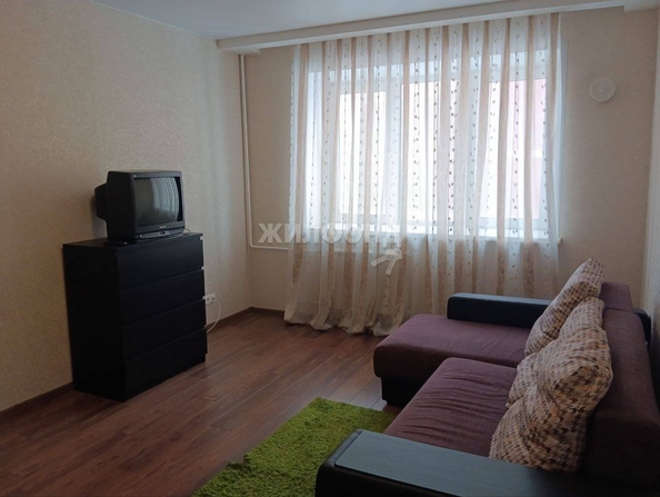 
   Продам 1-комнатную, 42 м², Выборная ул, 99/8

. Фото 2.